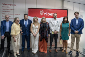 Autoridades locales y dirección Clínica Ribera Lorca