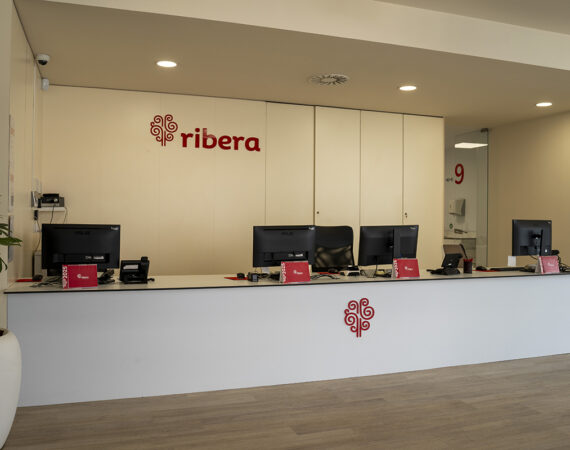 recepción clínica san Javier